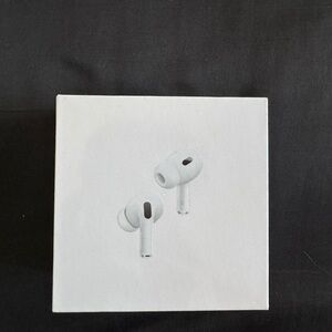 Apple Earbud Headphones - Sleek White Design